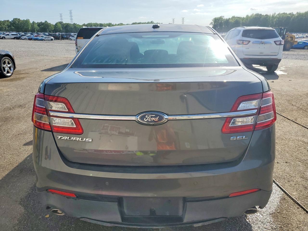 2017 Ford Taurus Sel - Image 6