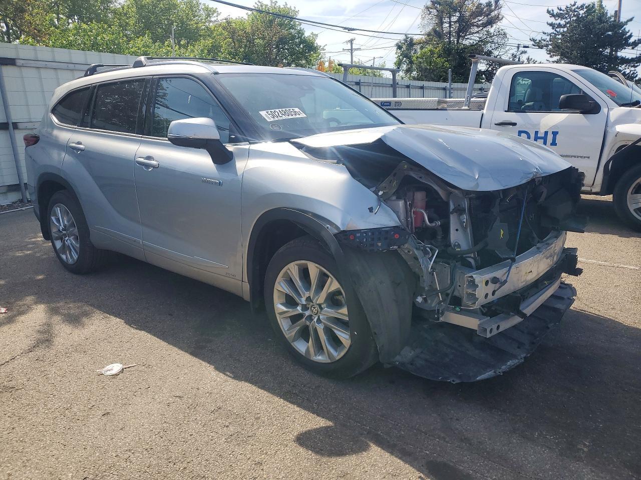 2020 Toyota Highlander Hybrid Limited - Image 4