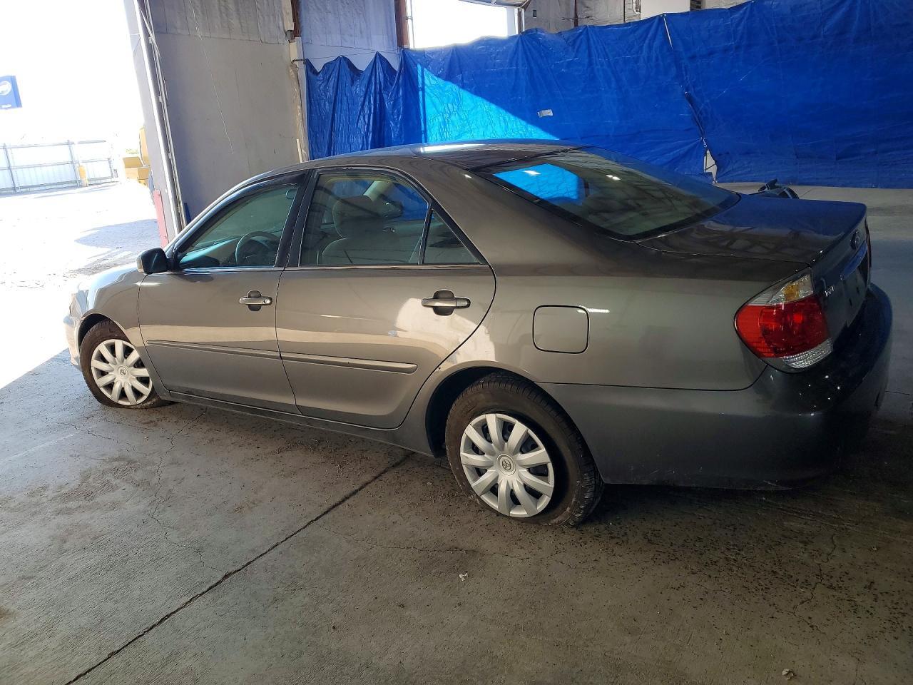 2005 Toyota Camry - Фото 2