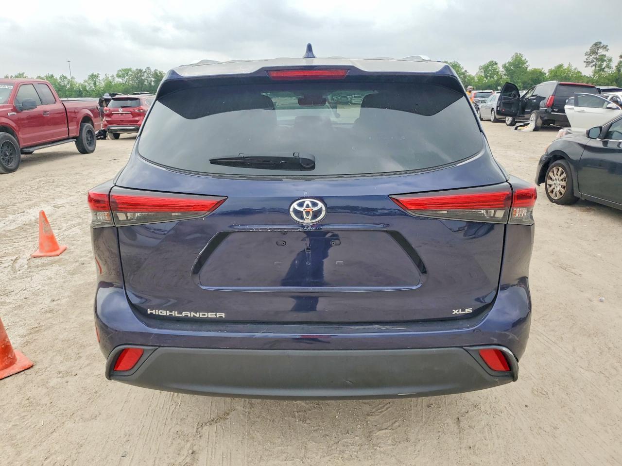 2021 Toyota Highlander Xle - Image 6