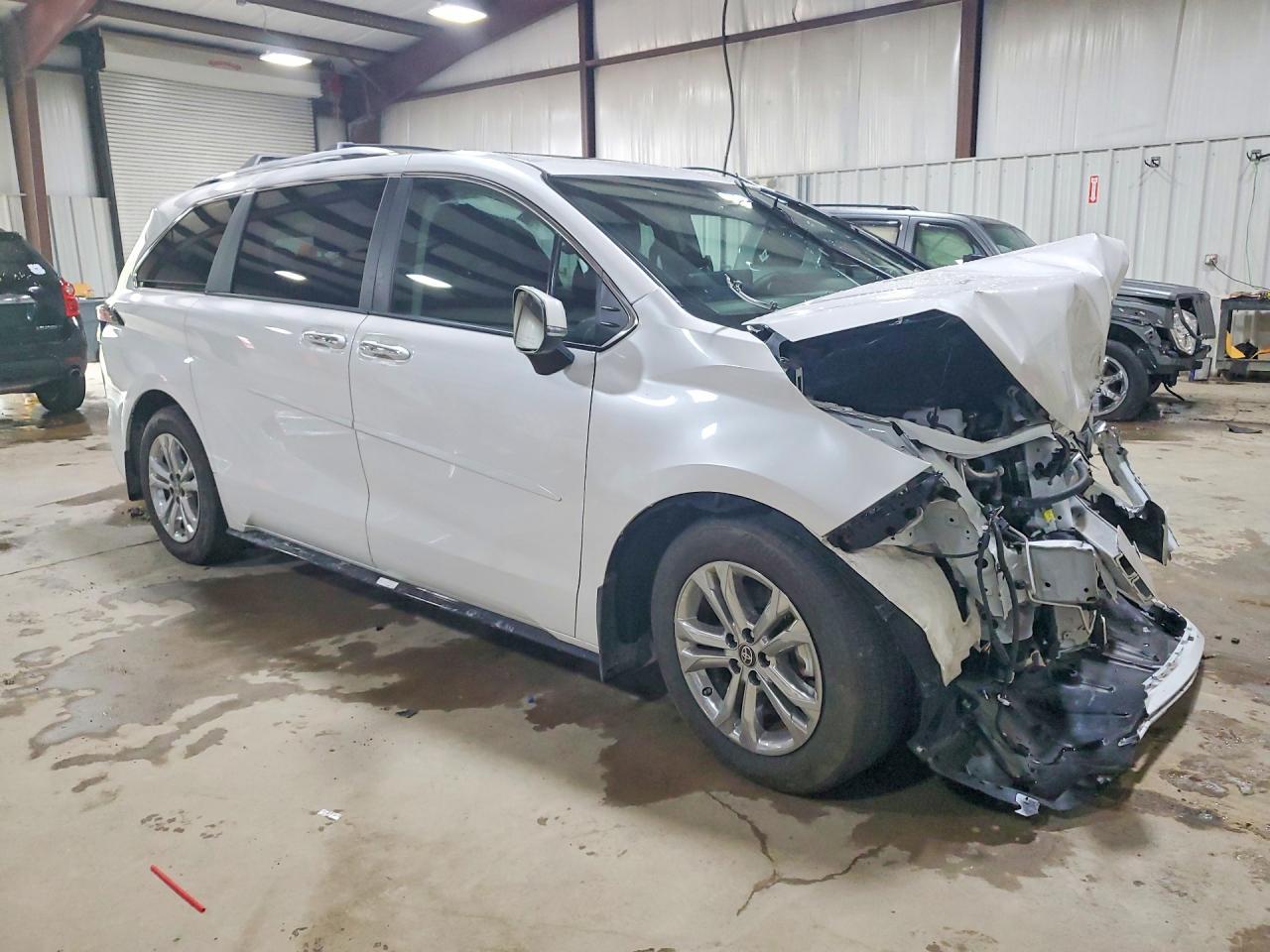 2024 Toyota Sienna Platinum 7-Passenger - Фото 4