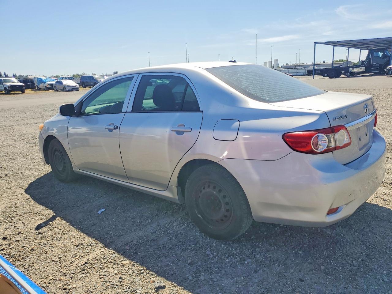2011 Toyota Corolla Le - Image 2