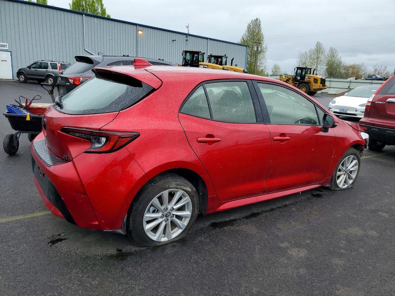 2025 Toyota Corolla Hatchback Se - Image 3