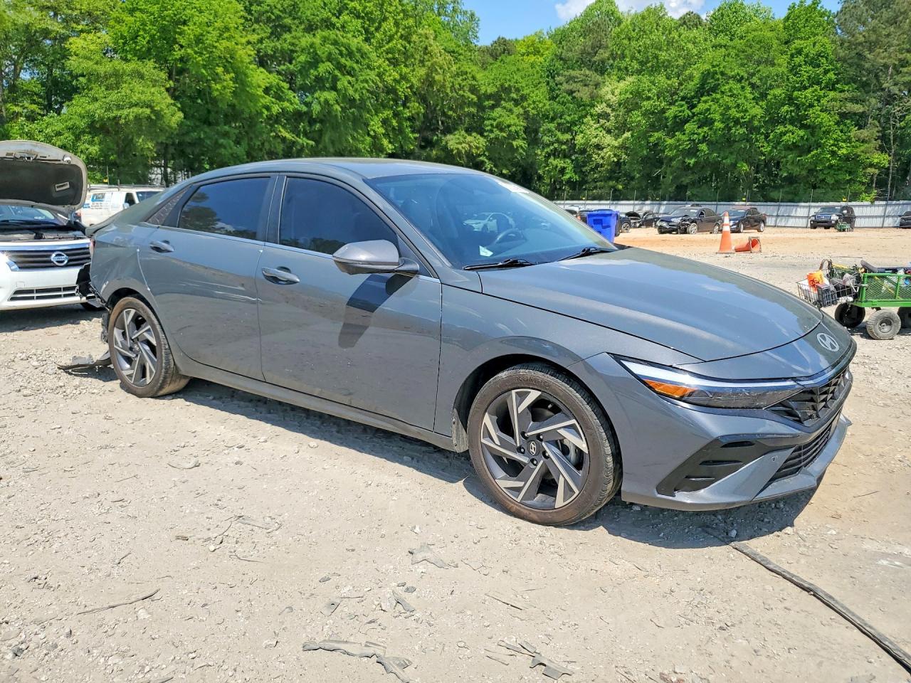 2024 Hyundai Elantra Limited - Image 4
