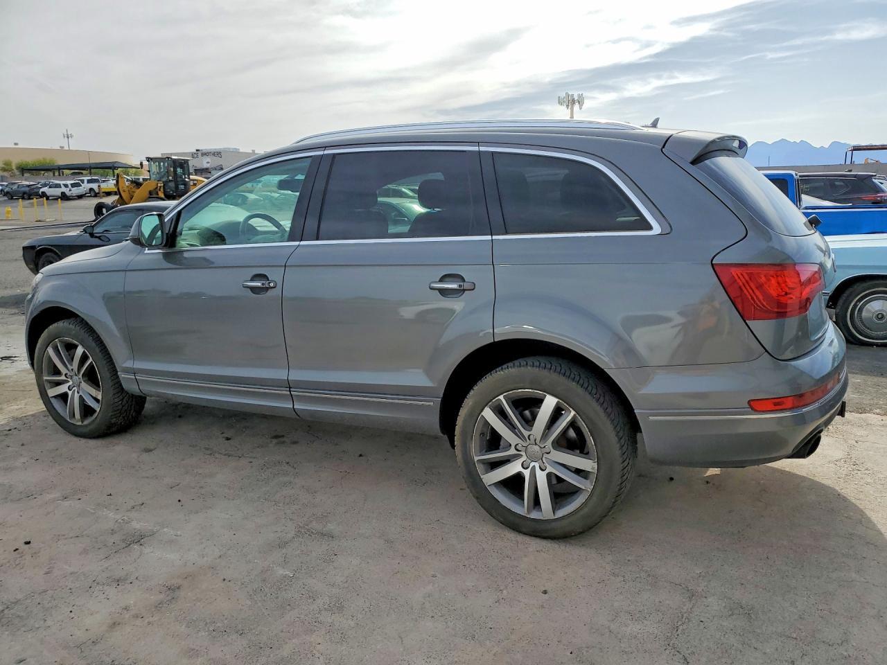 2015 Audi Q7 Premium Plus - Image 2