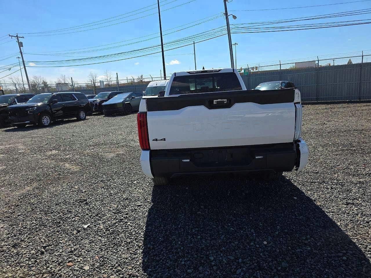 2024 Toyota Tundra Sr - Фото 6