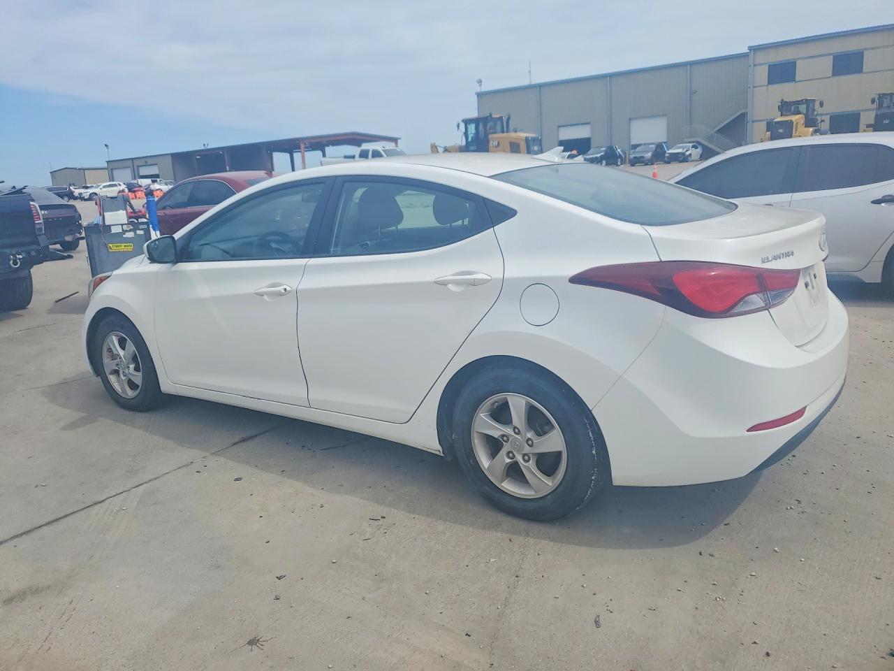 2014 Hyundai Elantra Se - Фото 2