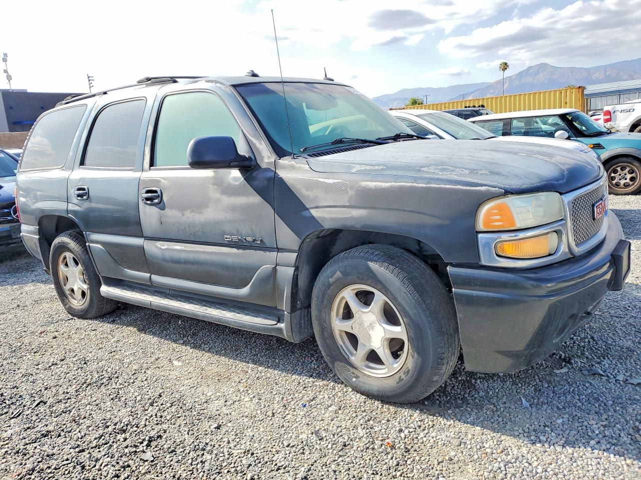 2003 GMC Yukon Denali - Фото 4