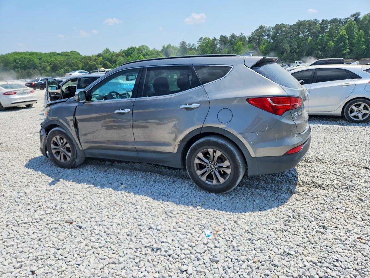 2015 Hyundai Santa Fe Sport 2.4L - Image 2