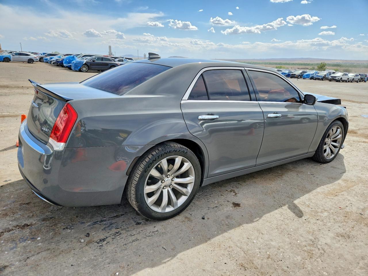 2018 Chrysler 300 Limited - Фото 3