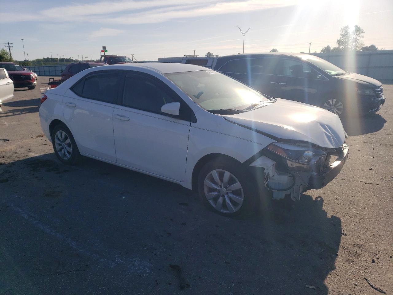 2015 Toyota Corolla Le - Фото 4