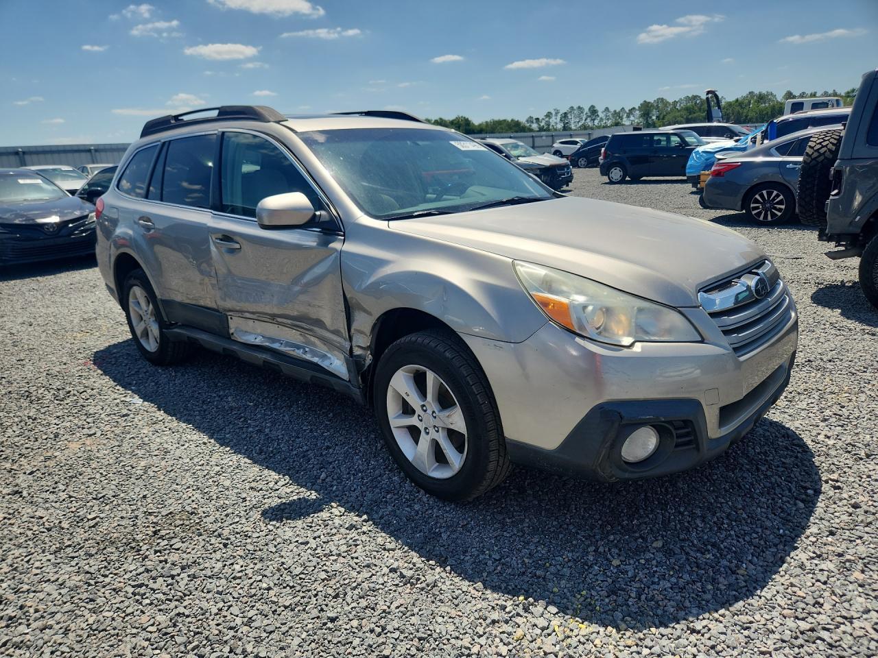 2014 Subaru Outback 2.5I Premium - Image 4