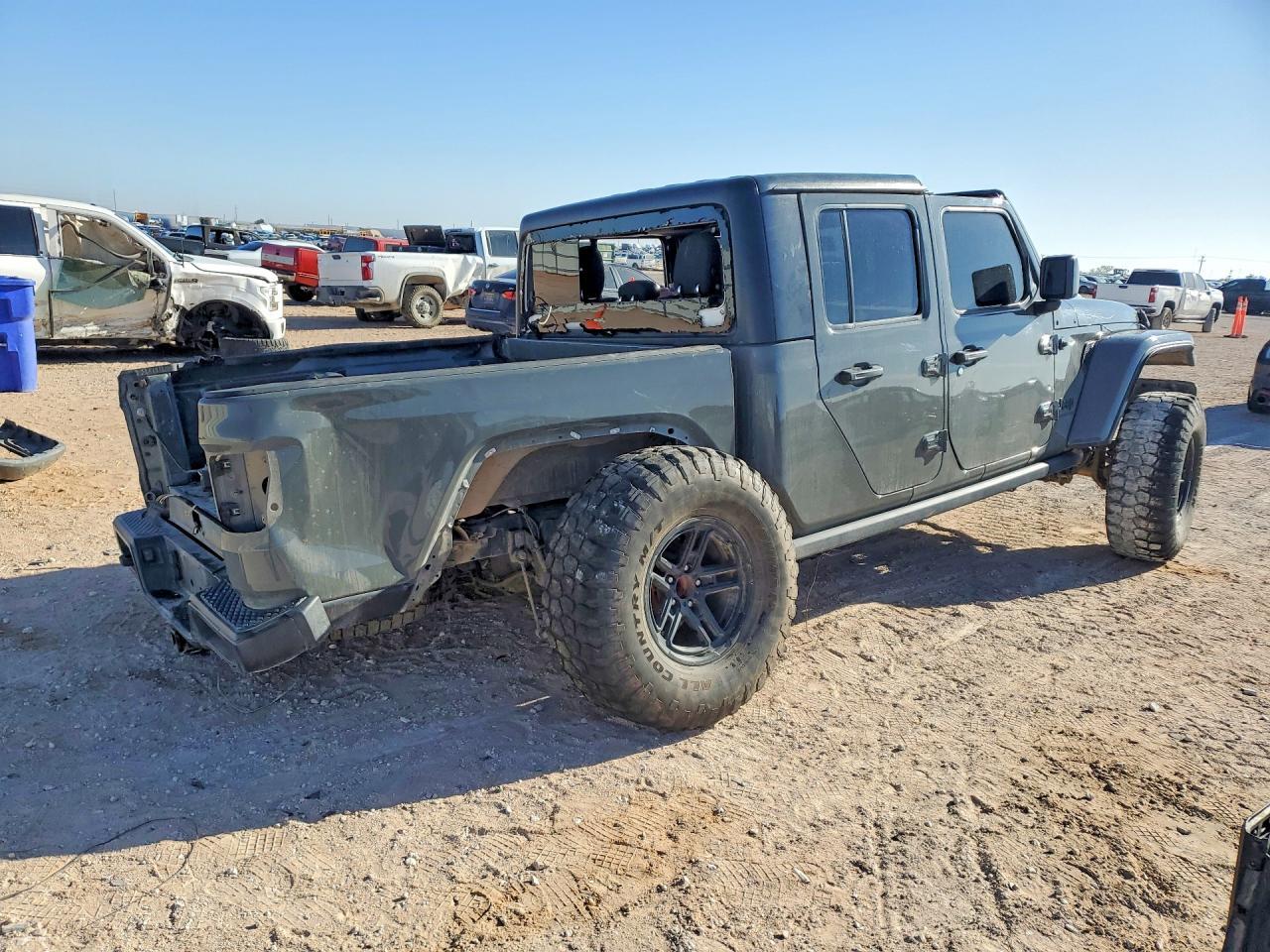 2020 Jeep Gladiator Sport - Image 3