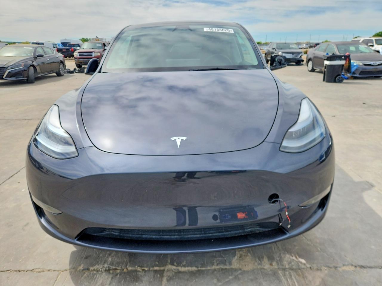 2025 Tesla Model Y - Фото 5