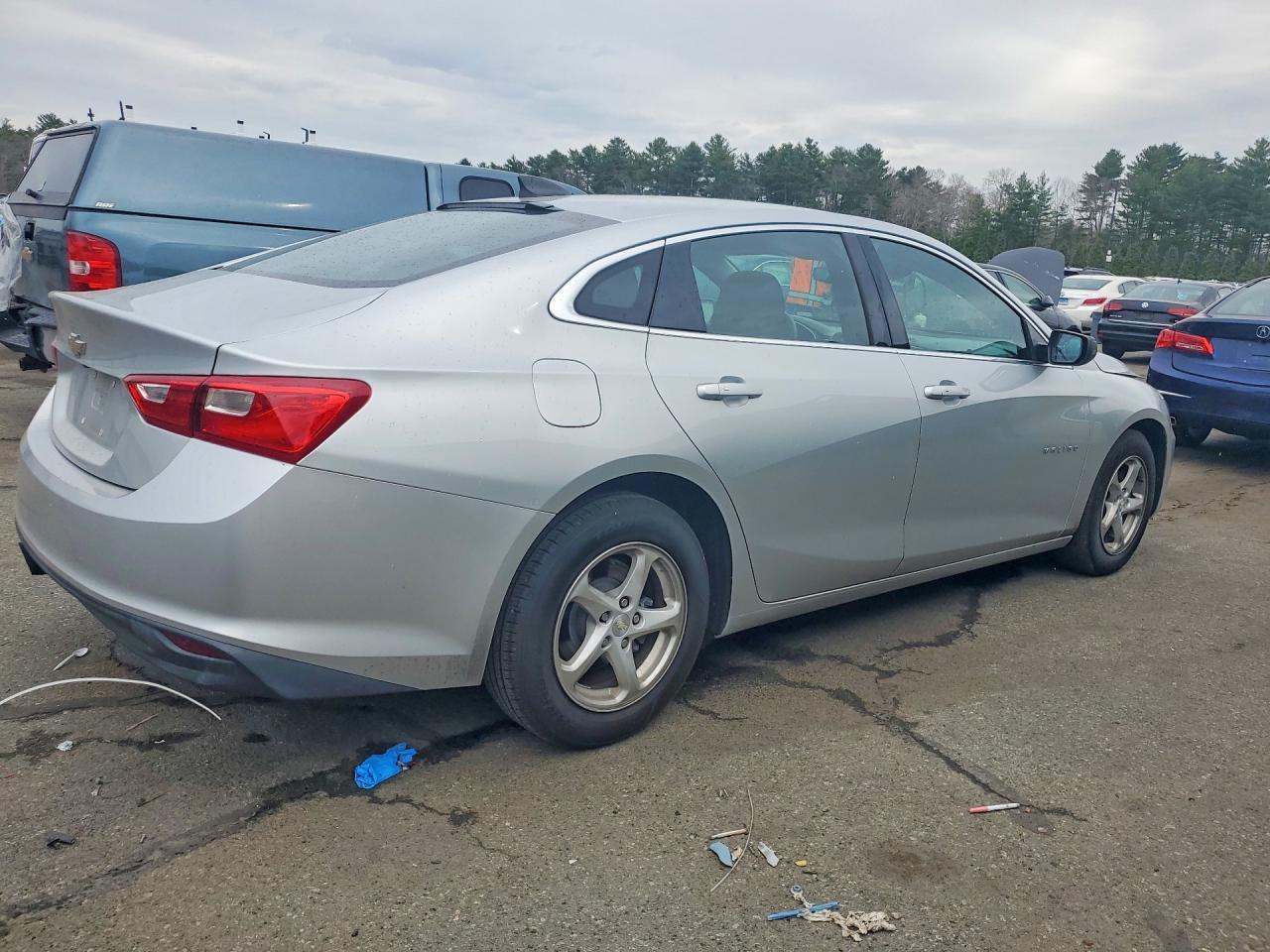 2018 Chevrolet Malibu Ls - Image 3