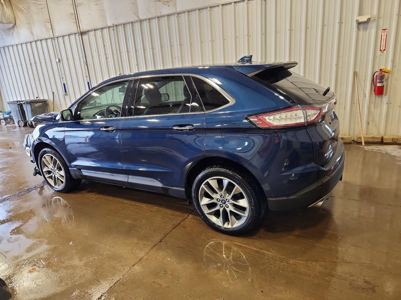 2017 Ford Edge Titanium - Фото 2