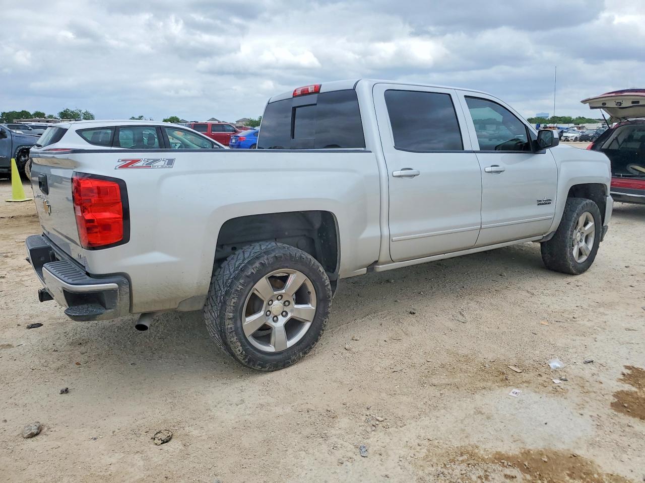 2017 Chevrolet Silverado K1500 Lt - Image 3