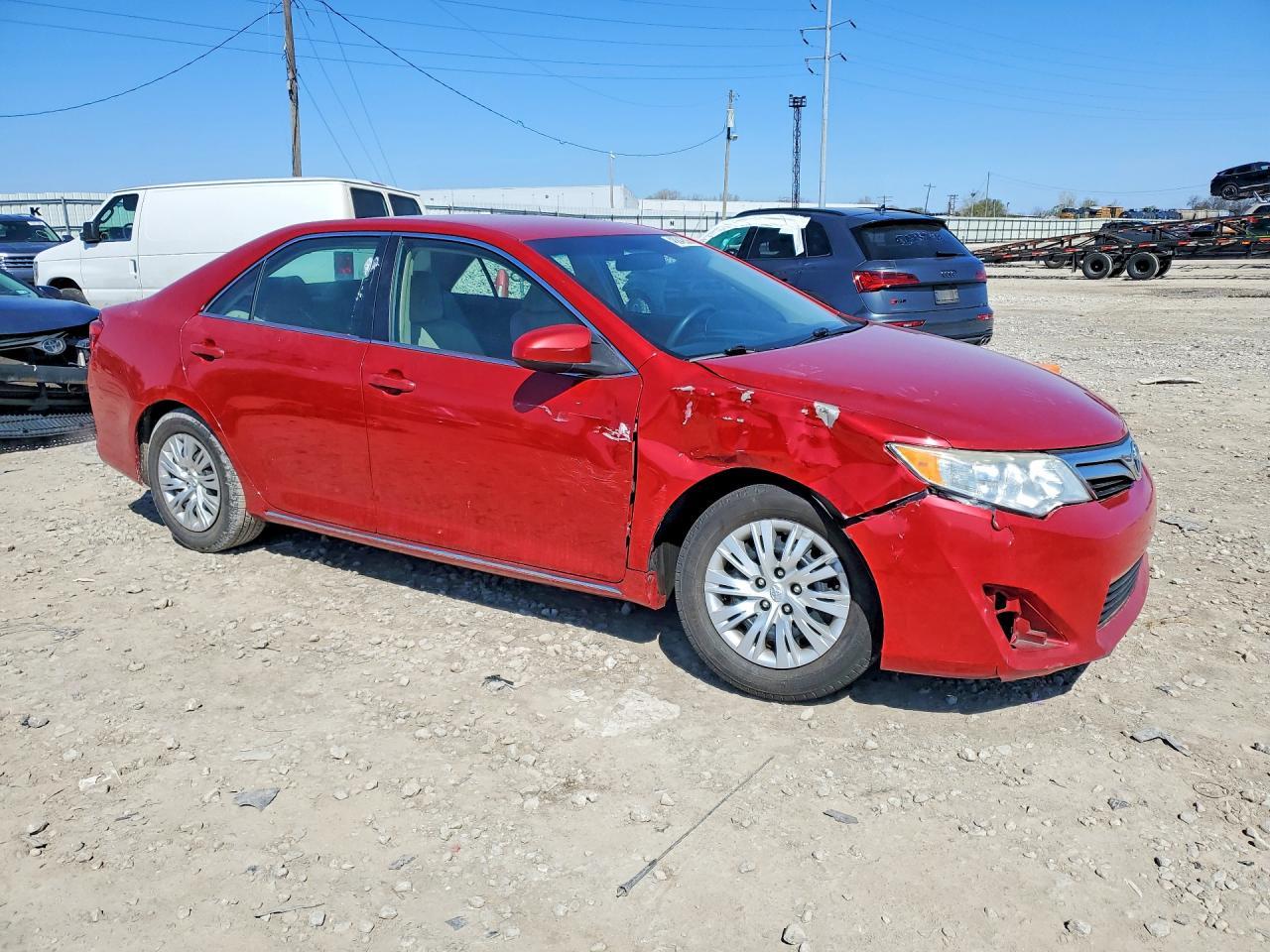 2014 Toyota Camry Le - Фото 4