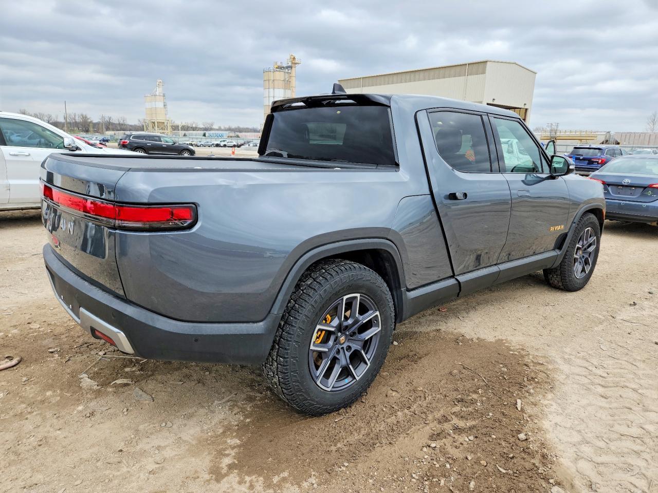 2022 Rivian R1T Adventure - Image 3