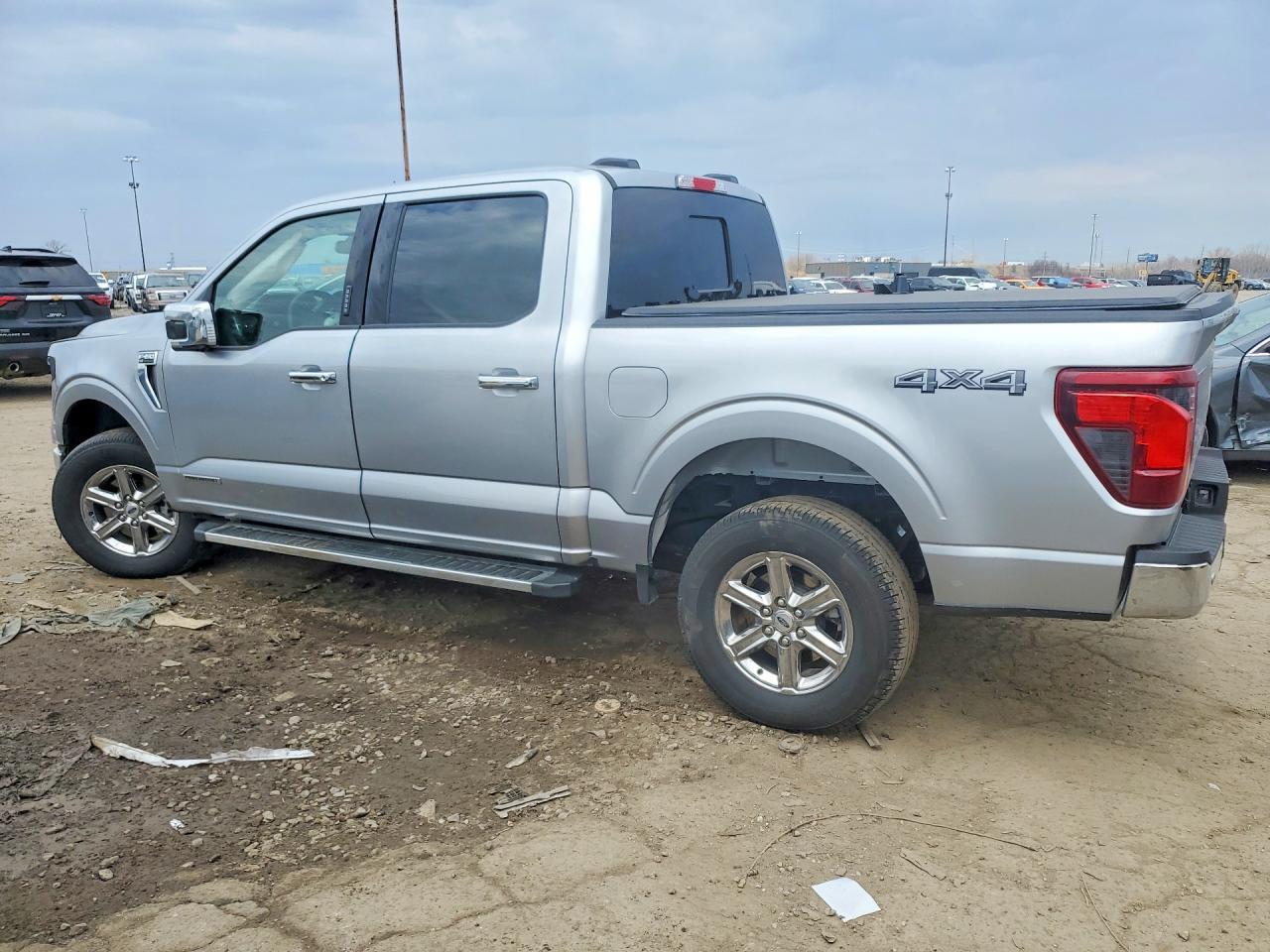 2024 Ford F150 Xlt - Фото 2