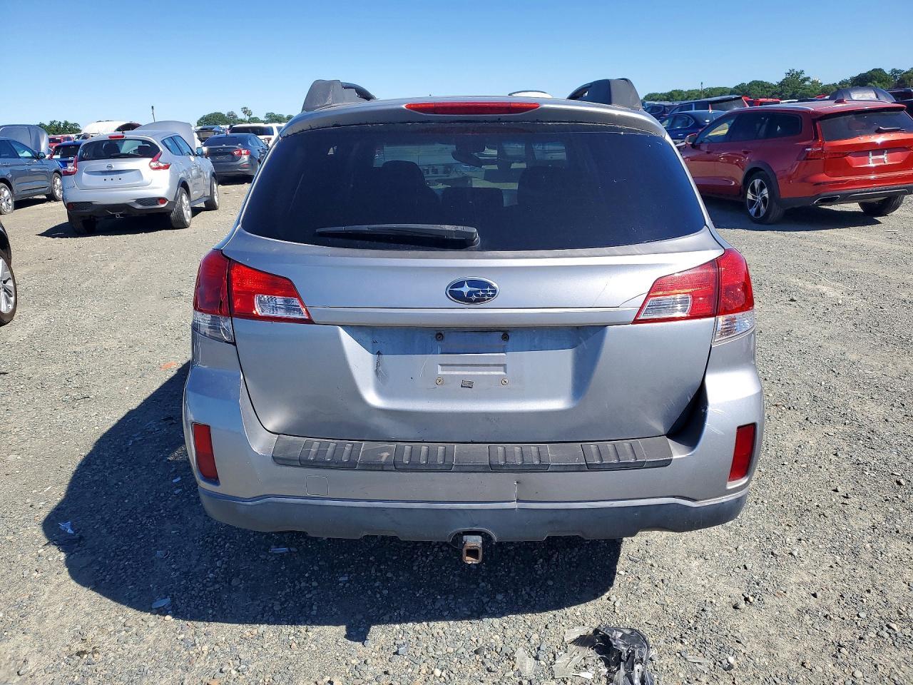 2010 Subaru Outback 2.5I Premium - Image 6