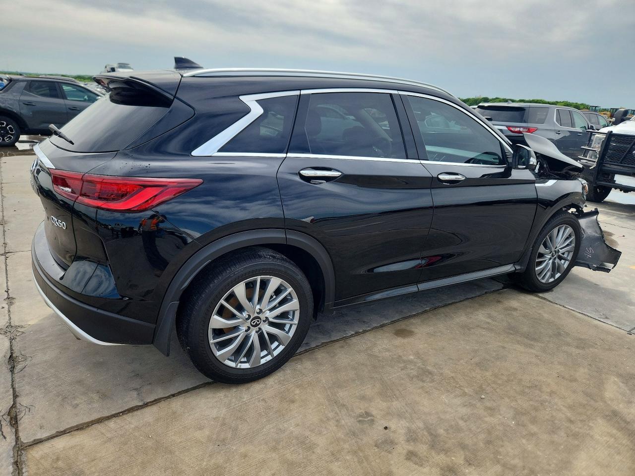 2025 Infiniti Qx50 Luxe - Image 3
