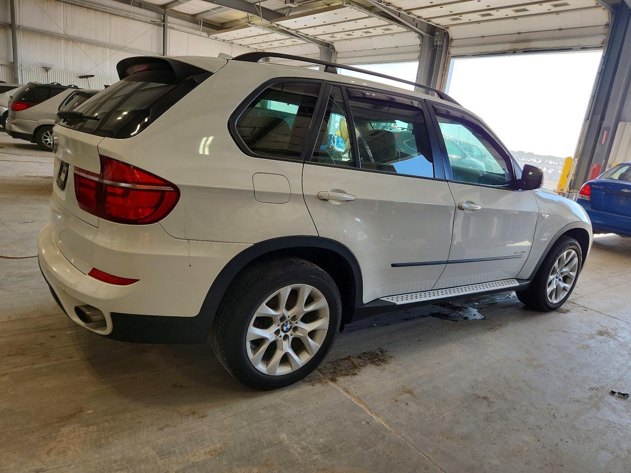 2011 BMW X5 xDrive35I - Фото 3