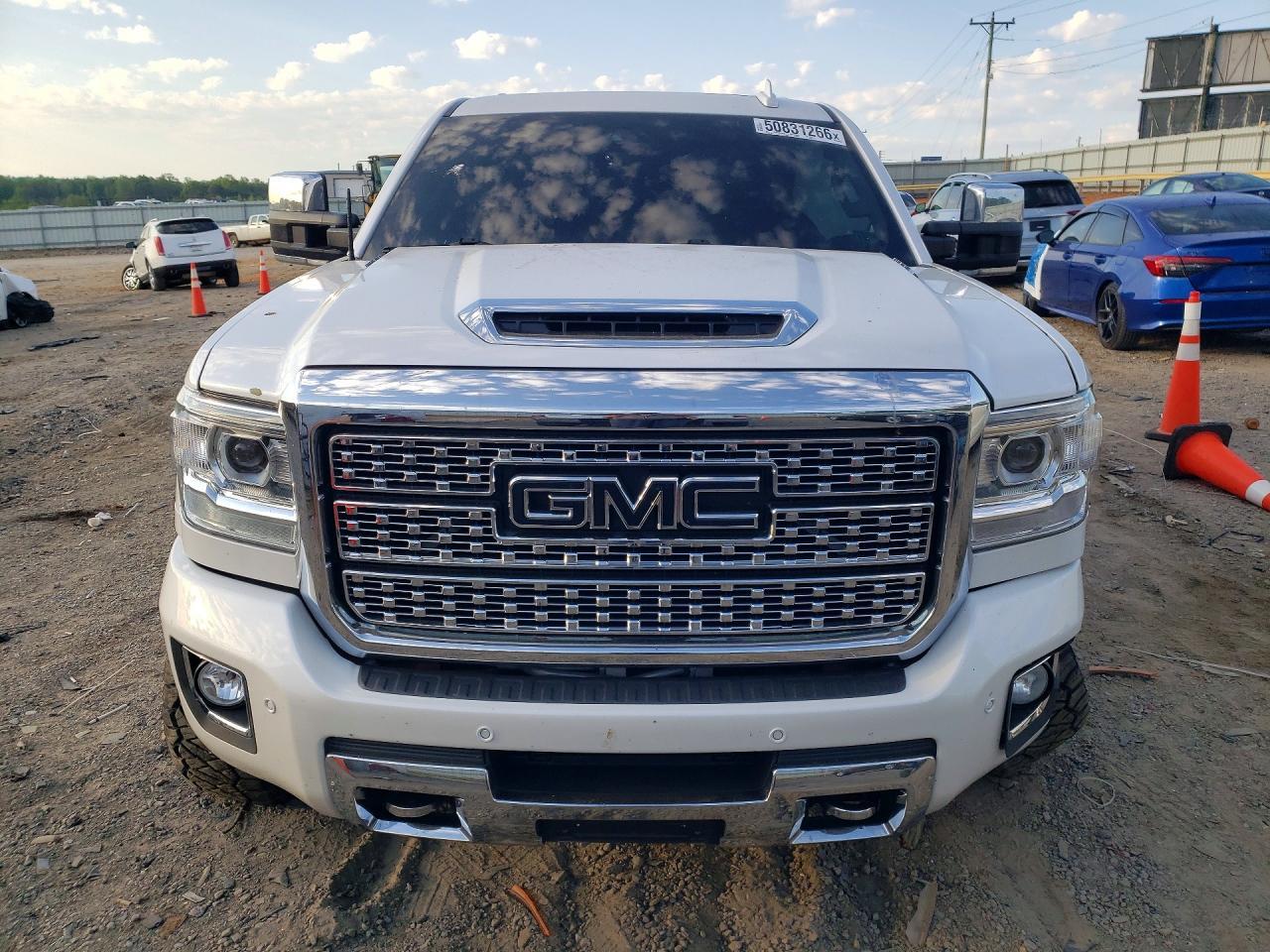 2019 GMC Sierra K2500 Denali - Image 5