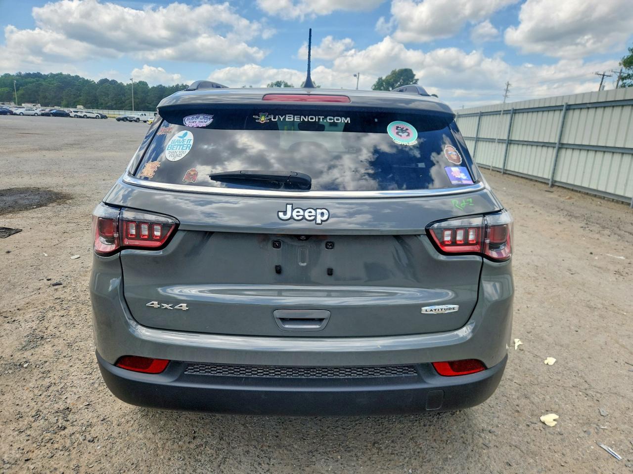 2023 Jeep Compass Latitude - Image 6