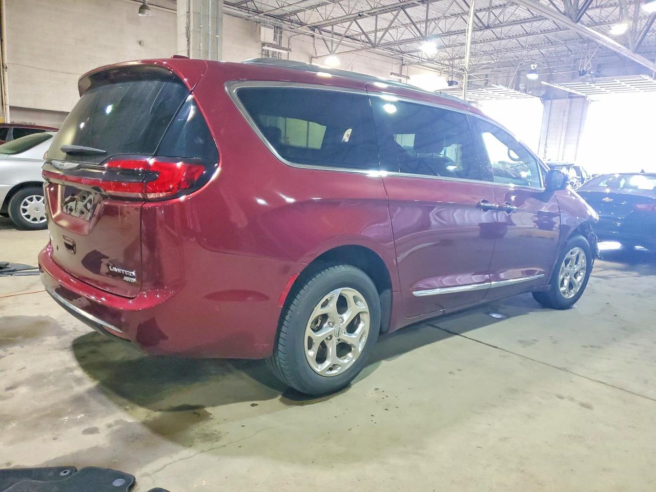 2021 Chrysler Pacifica Limited - Image 3