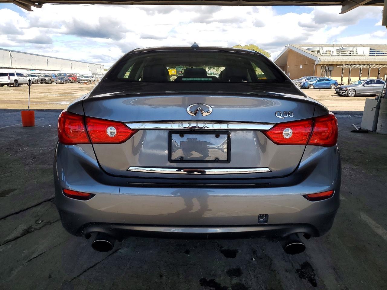 2017 Infiniti Q50 2.0T - Image 6