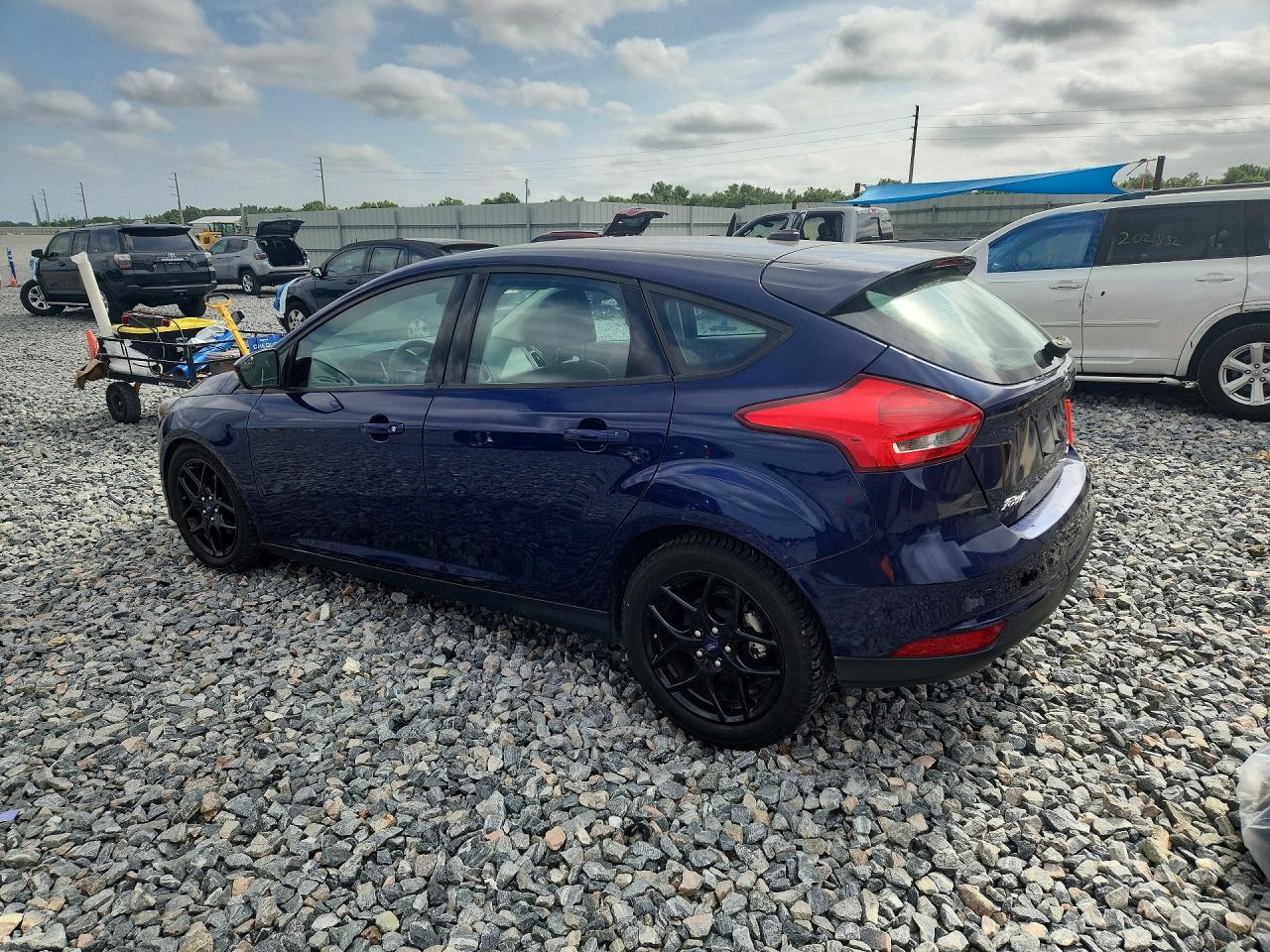 2016 Ford Focus Se - Image 2