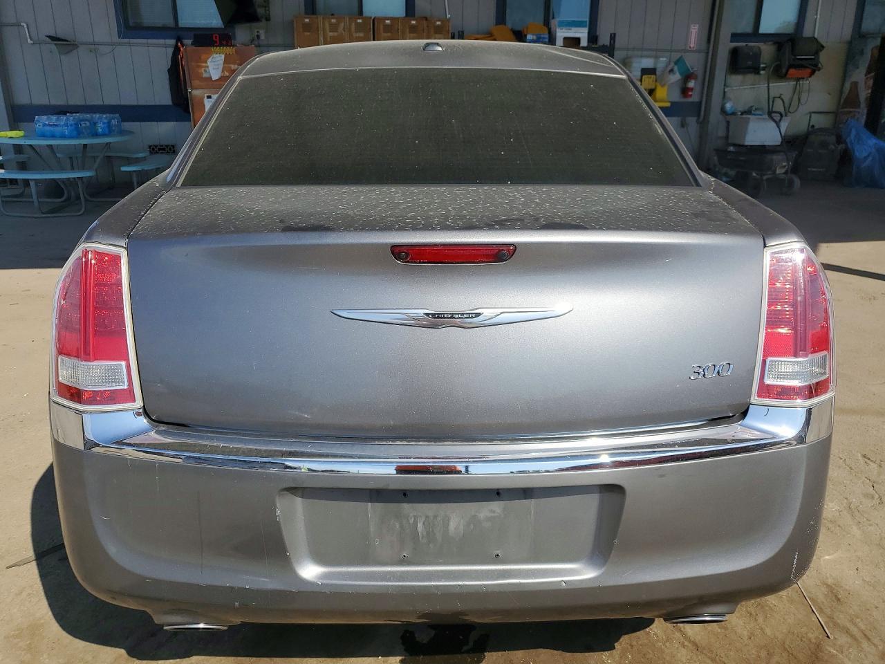 2011 Chrysler 300 Limited - Image 6