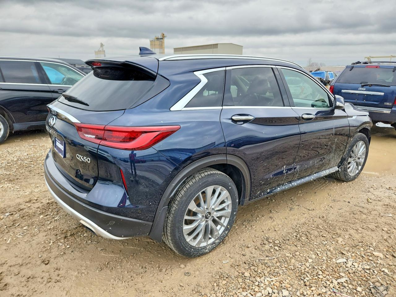 2023 Infiniti Qx50 Luxe - Image 3