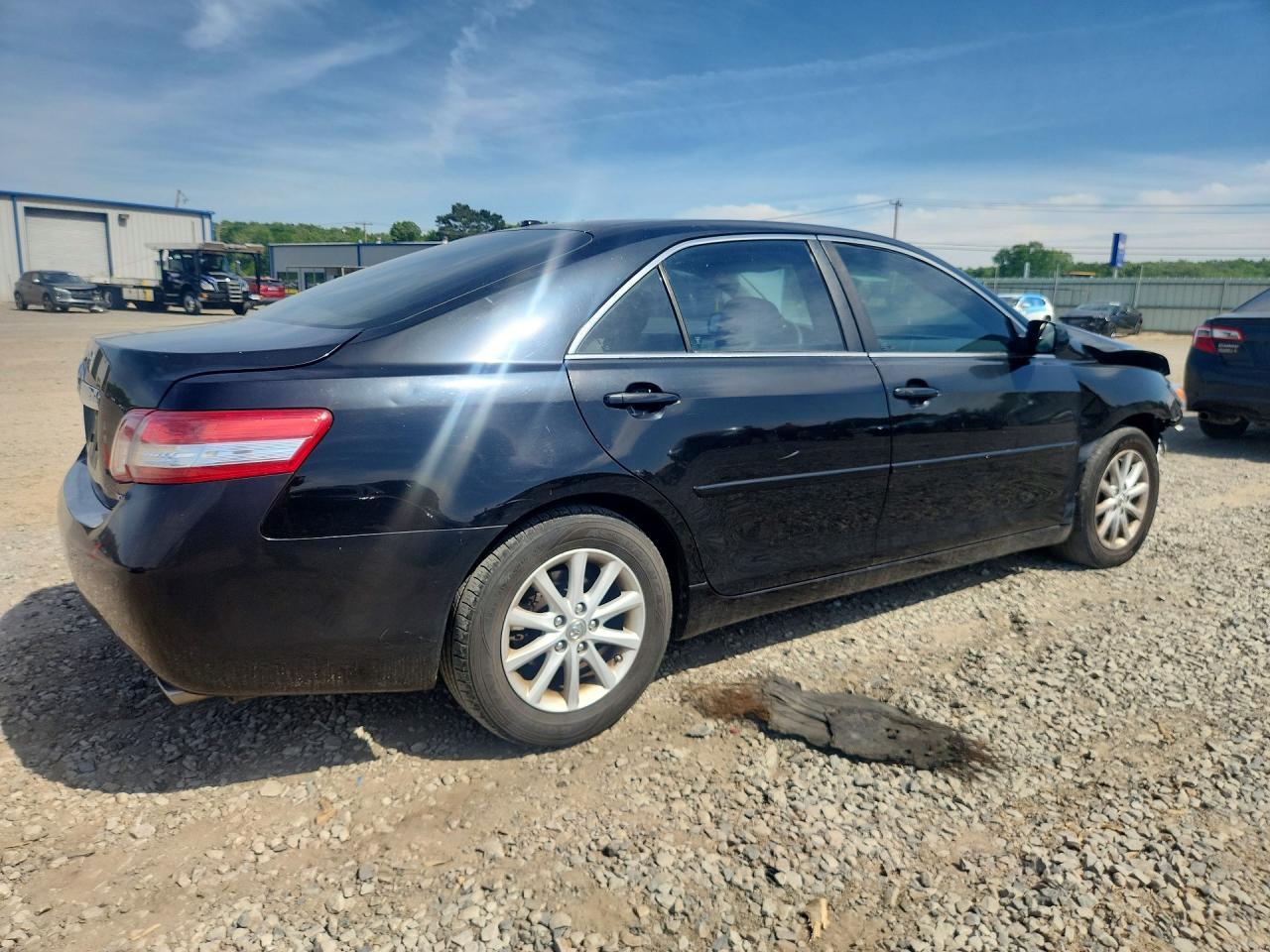 2010 Toyota Camry Xle V6 - Фото 3