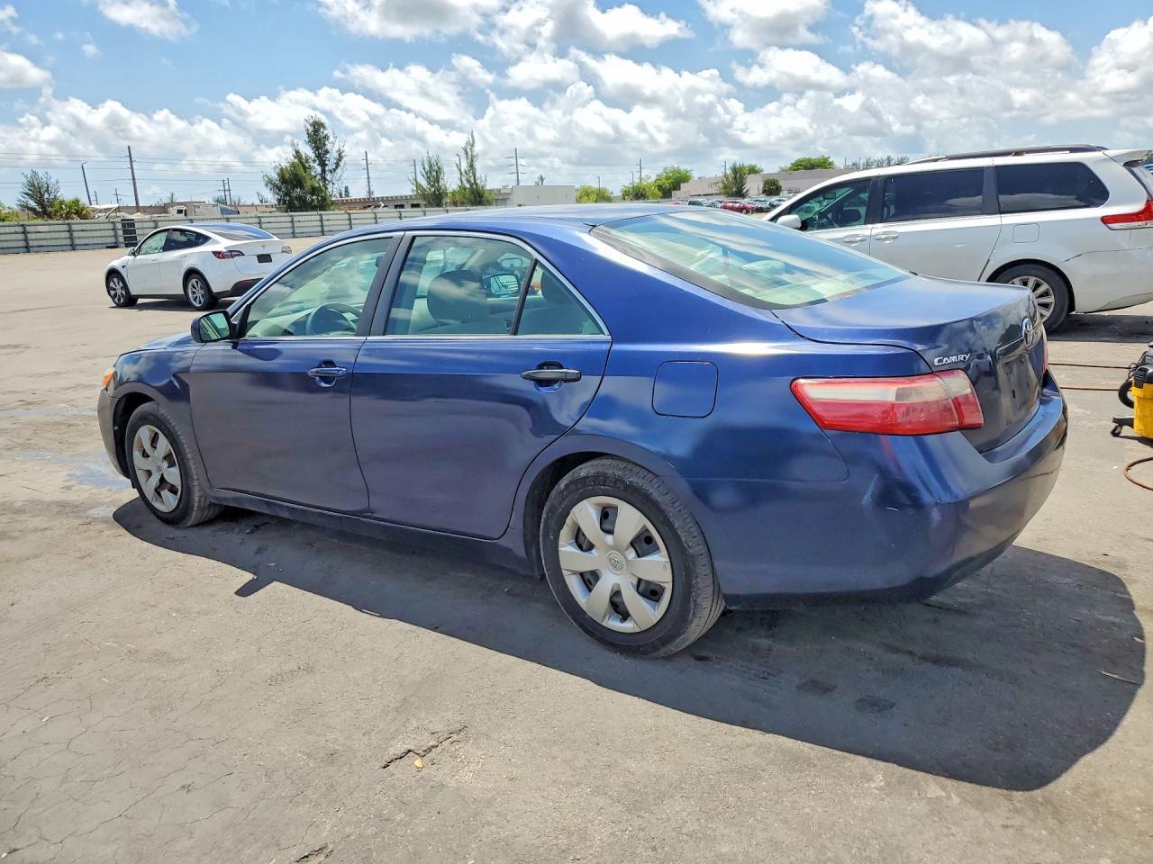 2008 Toyota Camry Le - Image 2