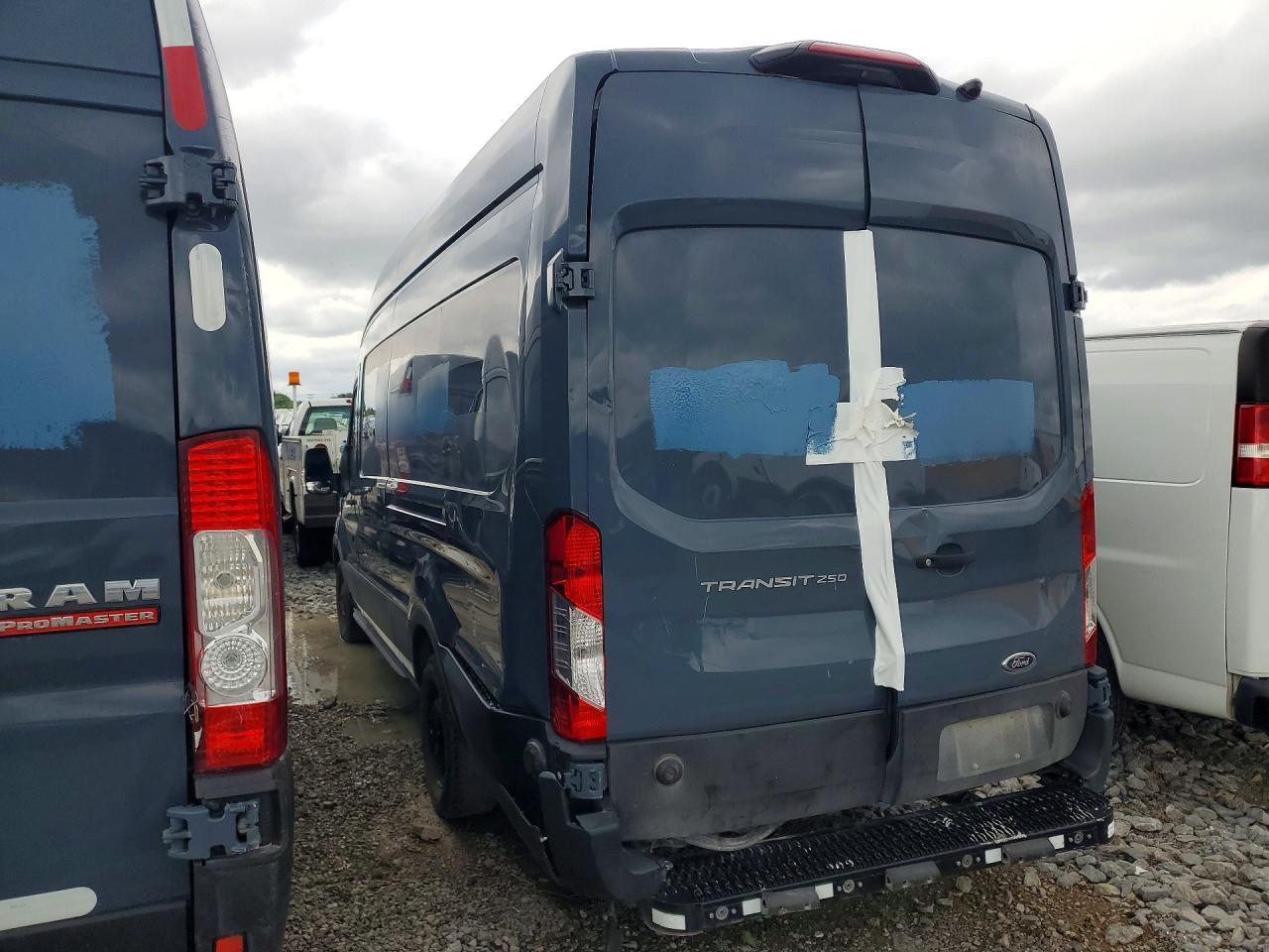 2020 Ford Transit T-250 - Фото 2