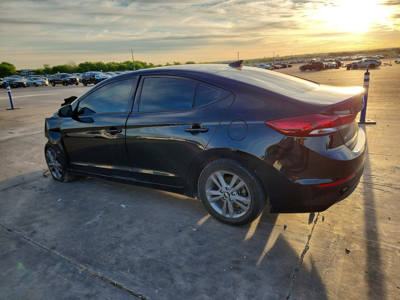 2018 Hyundai Elantra - Image 2