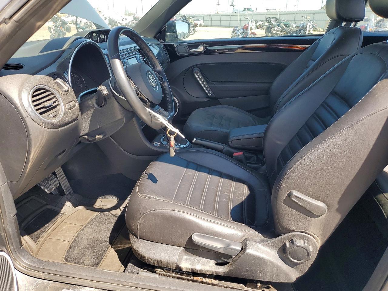 2012 Volkswagen Beetle Turbo - Фото 7