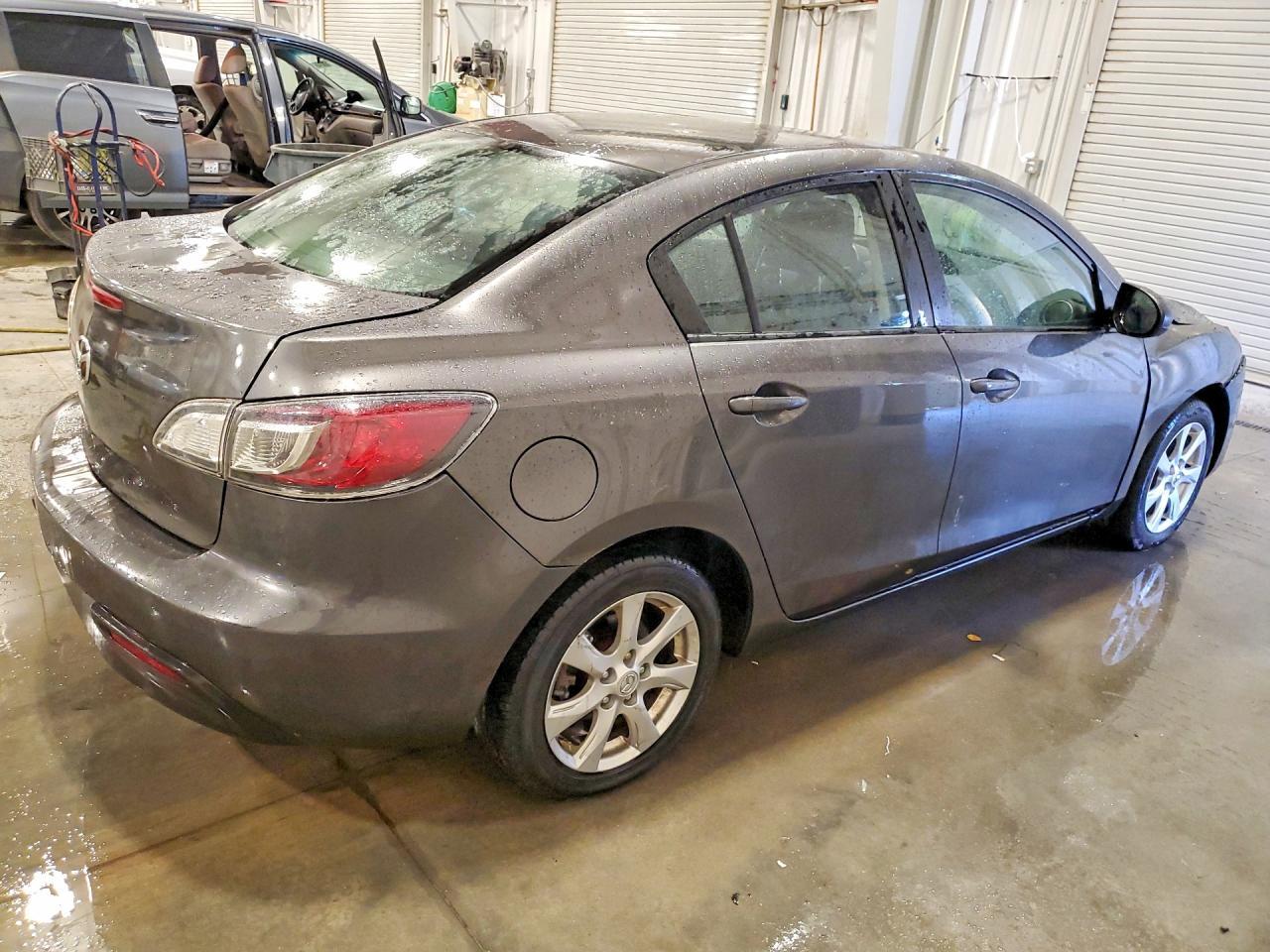 2011 Mazda Mazda3 - Фото 3