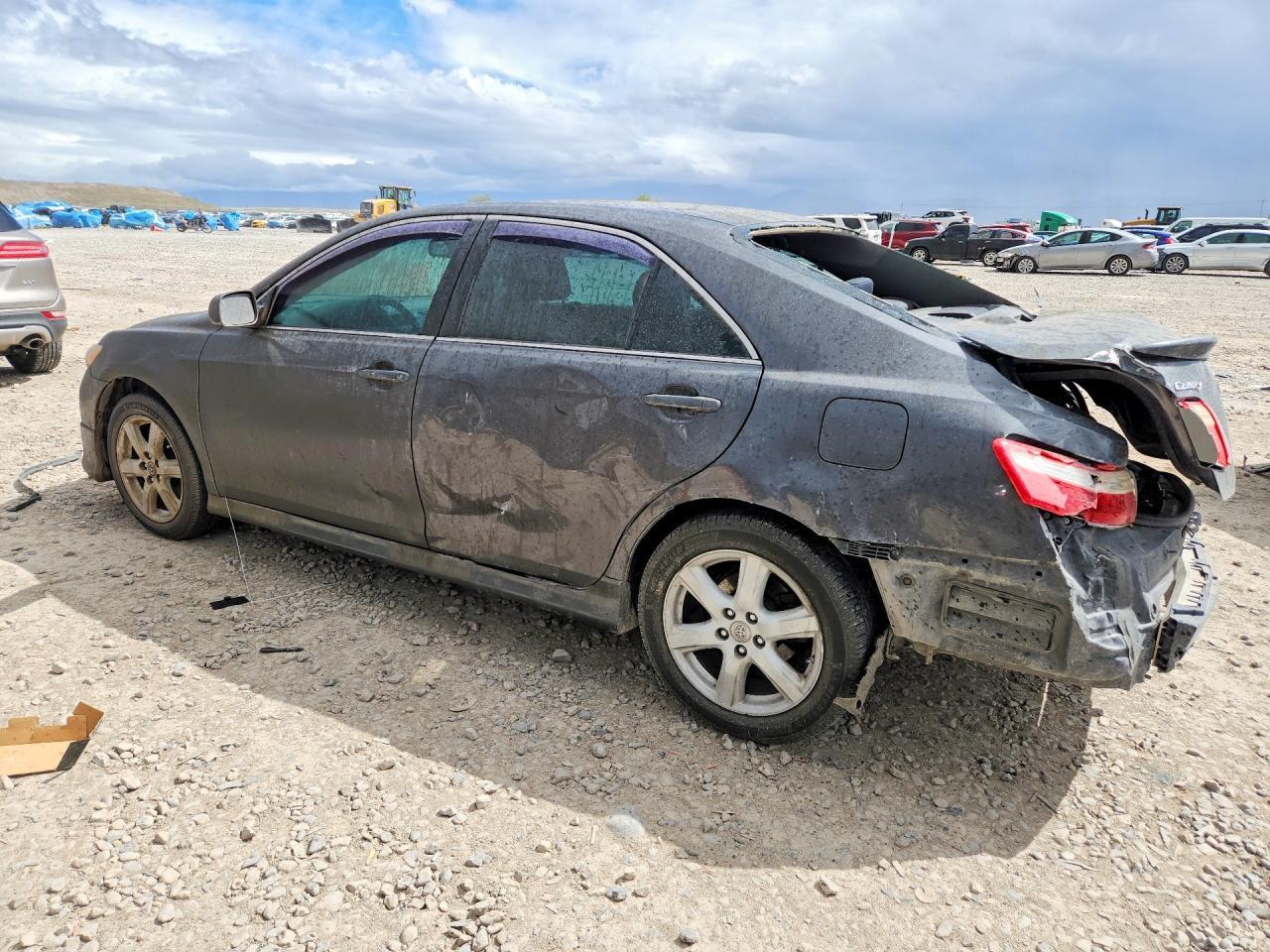 2009 Toyota Camry Se - Image 2