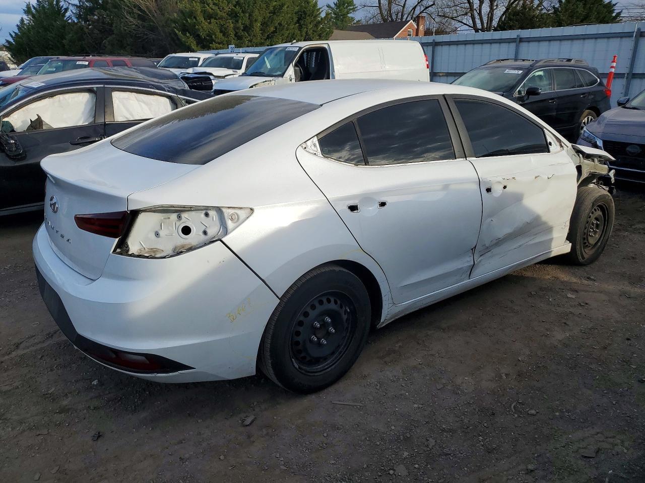 2020 Hyundai Elantra Se - Фото 3