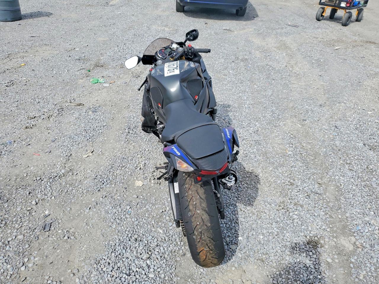 2026 Suzuki Gsx-R750 - Image 4