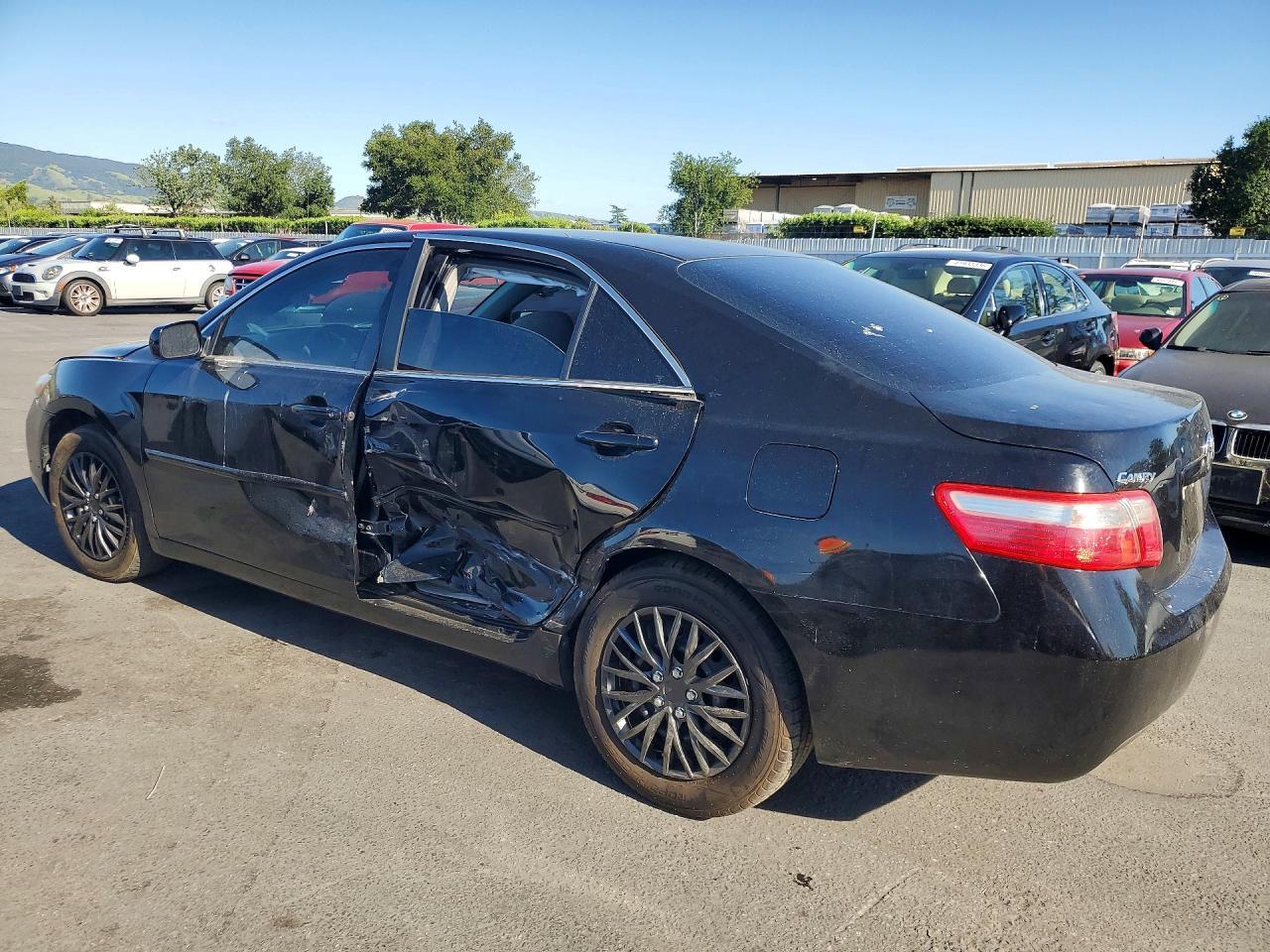2009 Toyota Camry Le - Фото 2