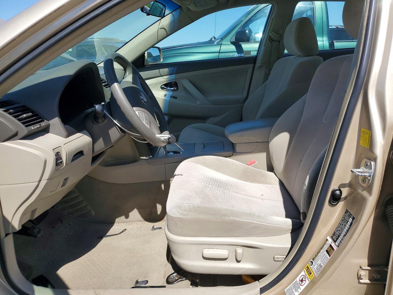 2011 Toyota Camry Le - Image 7