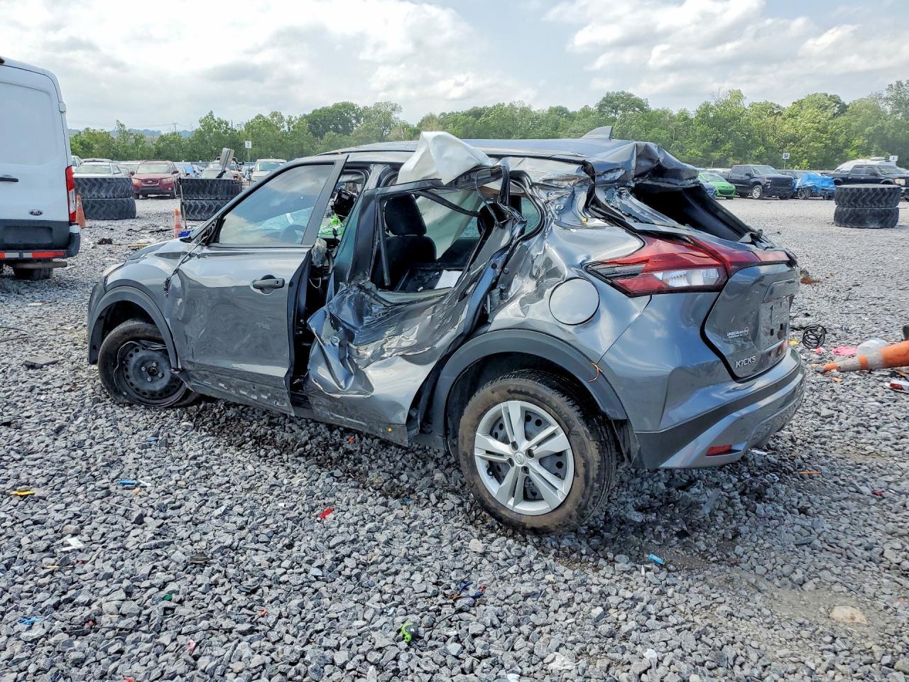 2024 Nissan Kicks S - Фото 2