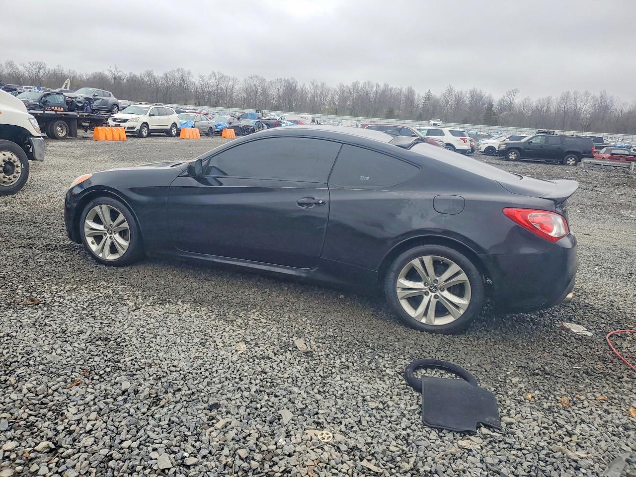 2010 Hyundai Genesis Coupe 2.0T - Фото 2