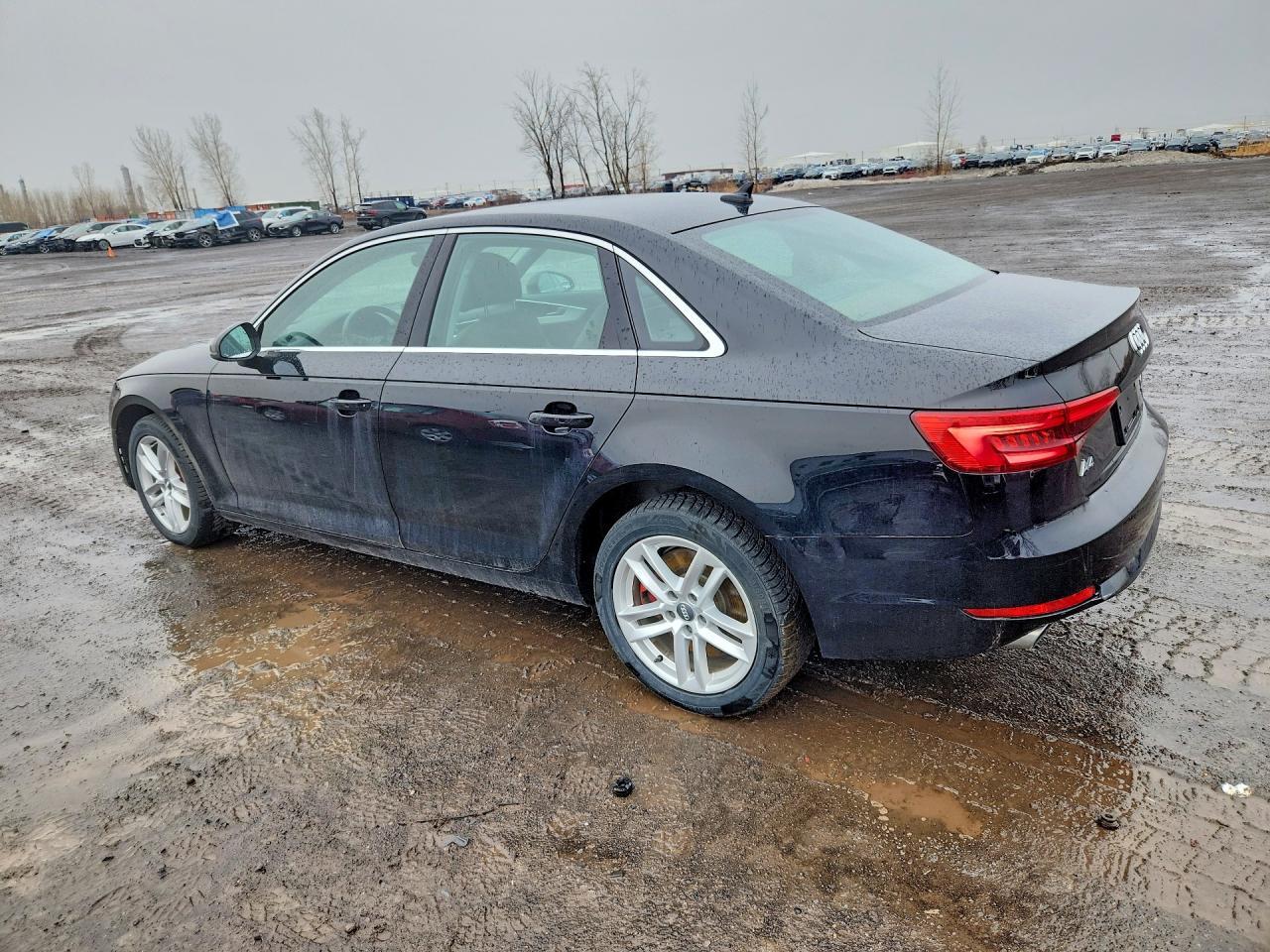 2017 Audi A4 Premium - Фото 2
