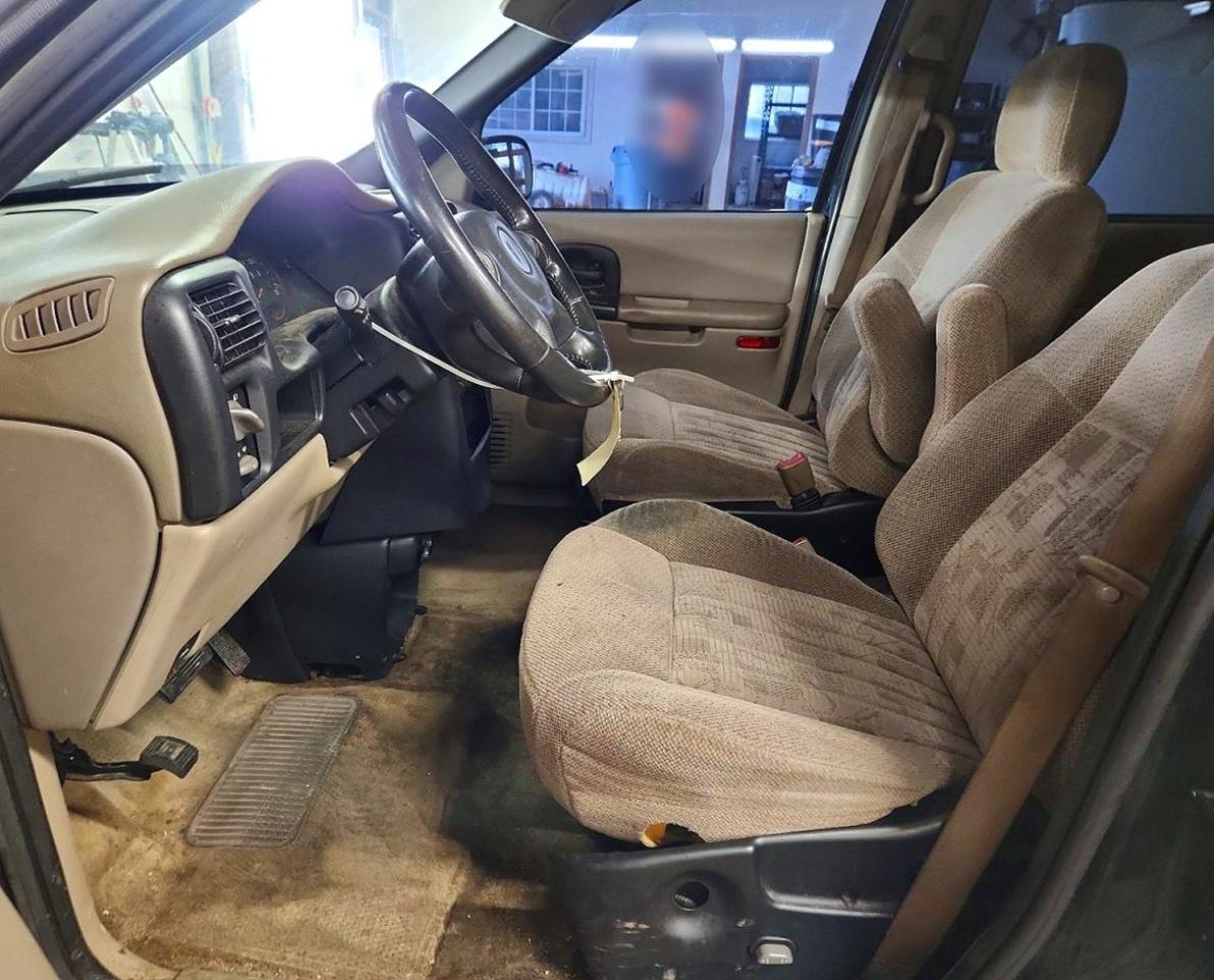 2003 Pontiac Montana - Фото 7