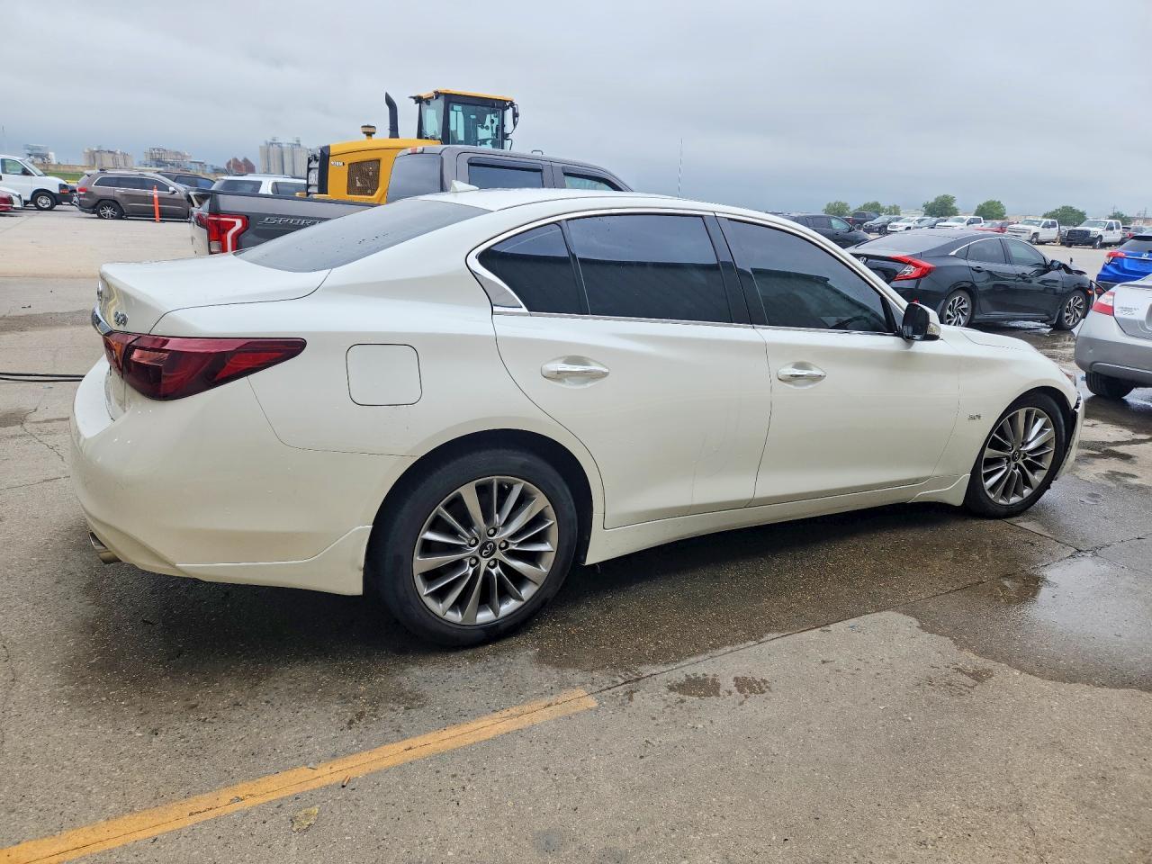 2018 Infiniti Q50 3.0T Luxe - Фото 3
